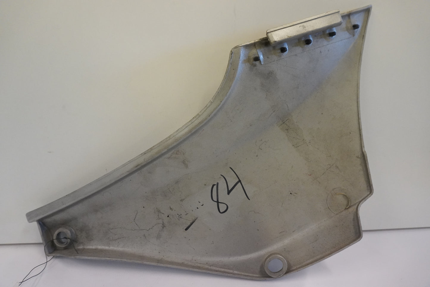 Baksidan på Sidopanel från en Kawasaki GPZ 1100 -1984 motorcykel.