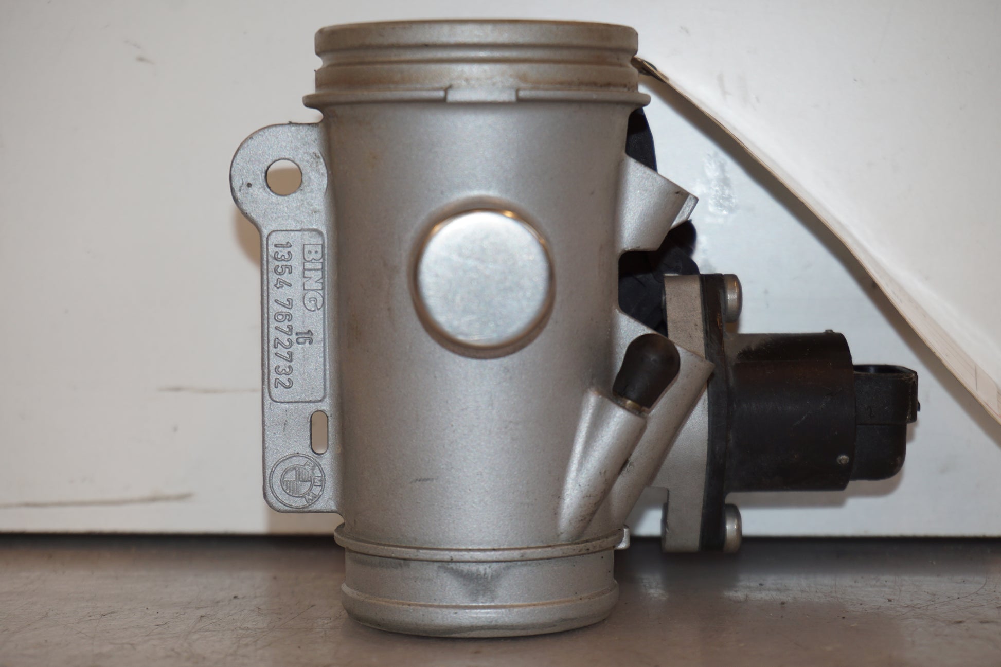 Baksidan på Spjällhus från en BMW R 1200 GS -2005 motorcykel.