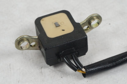 Vänster sida på Tändpickup från en Honda CBR 900 RR -1994 motorcykel.