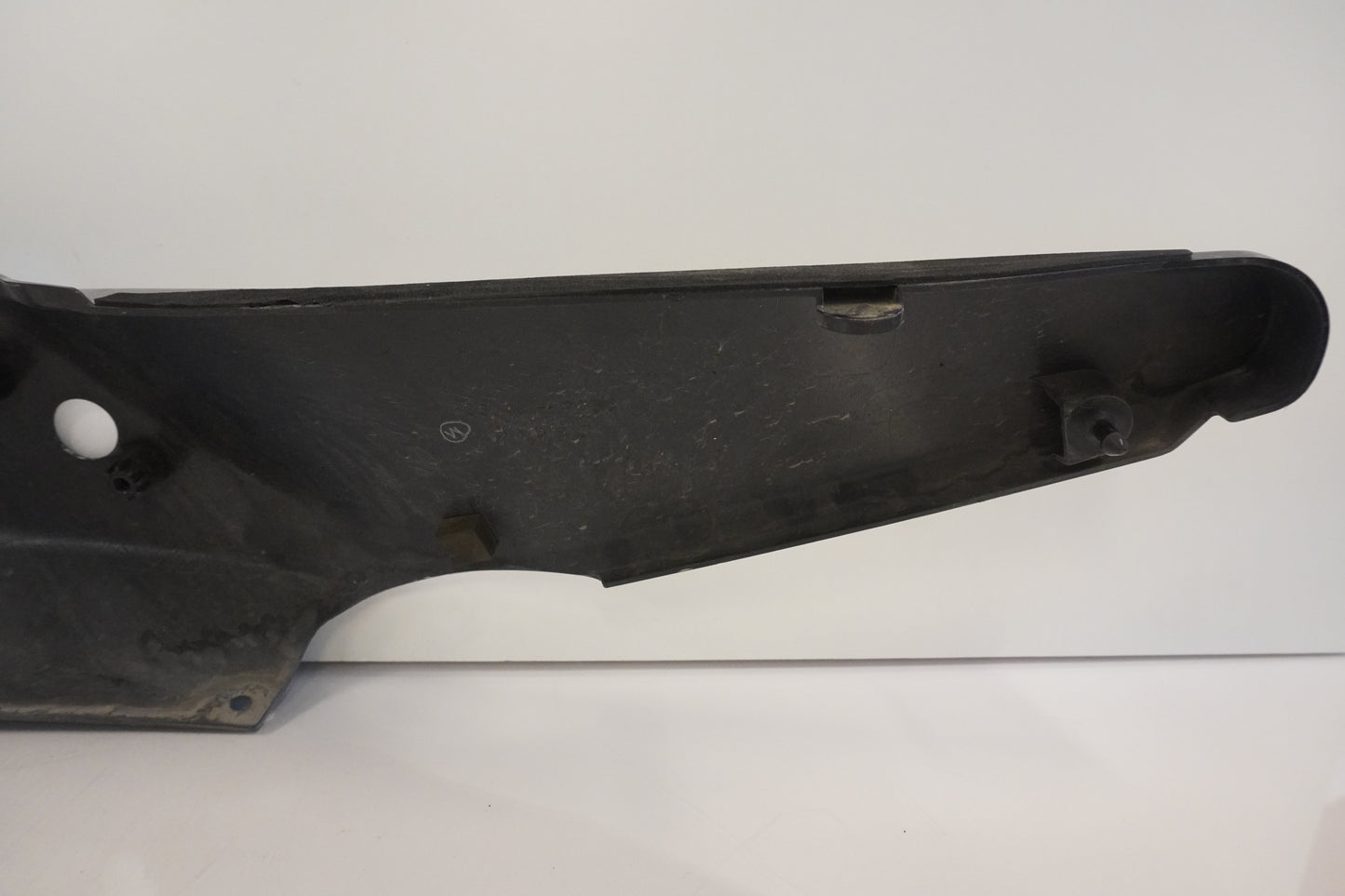 Höger sida på Bakvinge från en Kawasaki GTR 1400 -2008 motorcykel.