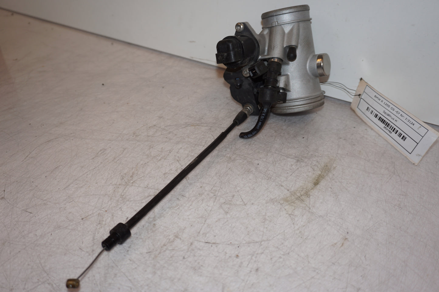 Framsidan på Spjällhus från en BMW R 1200 GS -2007 motorcykel.