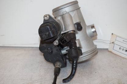 Baksidan på Spjällhus från en BMW R 1200 GS -2007 motorcykel.