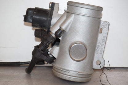 Snett nerifrån på Spjällhus från en BMW R 1200 GS -2007 motorcykel.