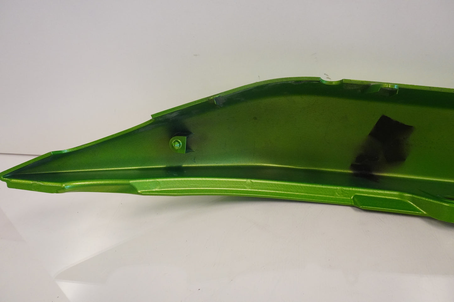 Vänster sida på Bakvinge från en Kawasaki ER-6N -2008 motorcykel.