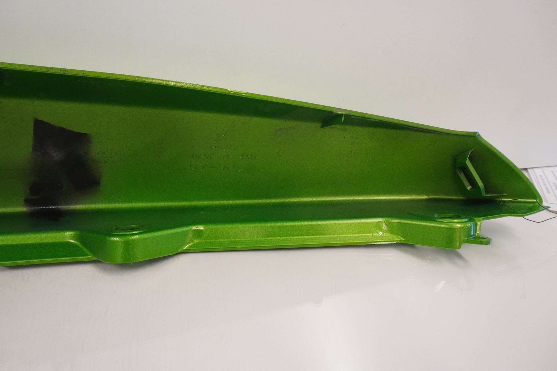 Snett uppifrån på Bakvinge från en Kawasaki ER-6N -2008 motorcykel.