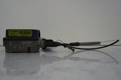 Vänster sida på Farthållarservo från en BMW K 1200 RS -2002 motorcykel.