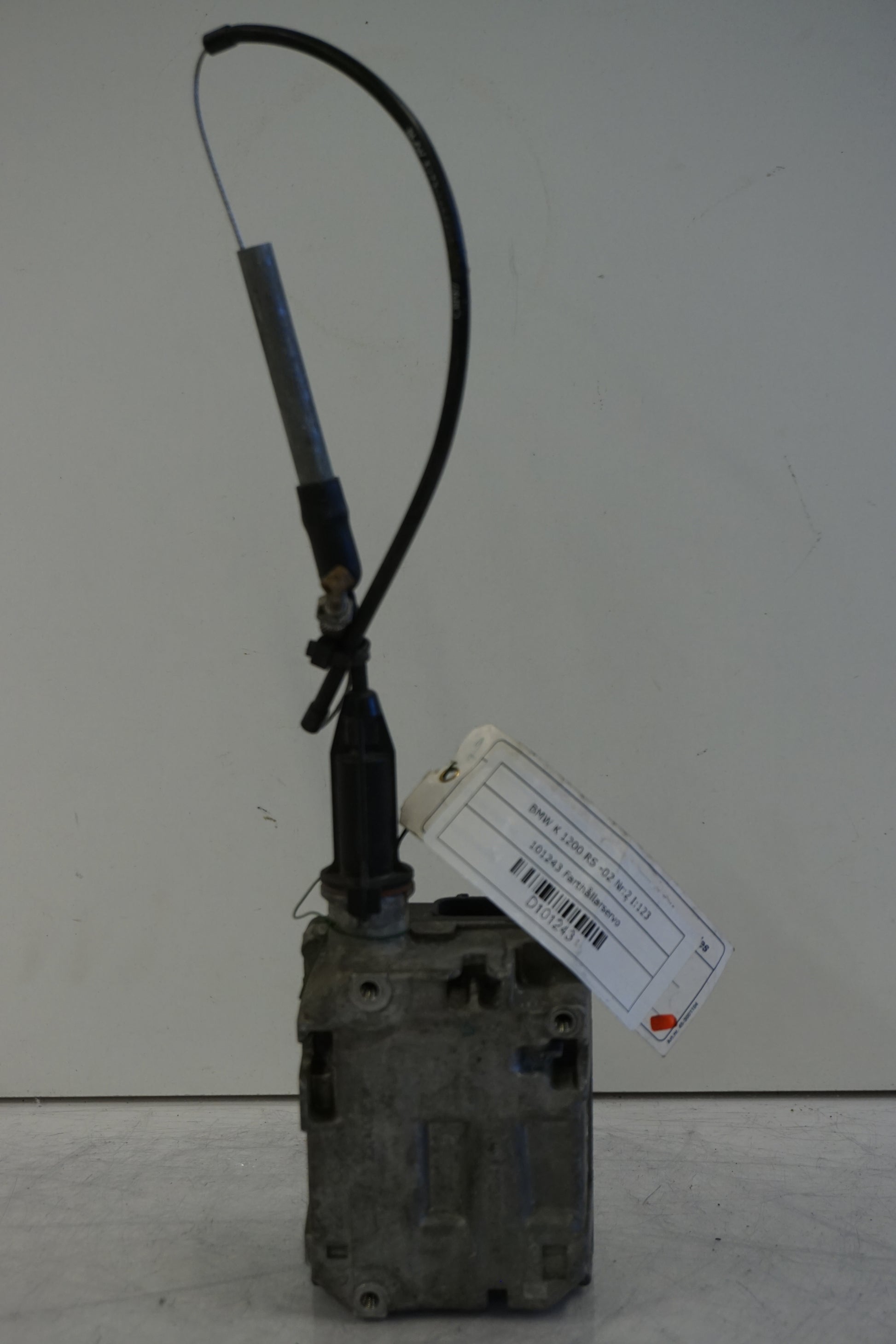 Extrabild2 på Farthållarservo från en BMW K 1200 RS -2002 motorcykel.