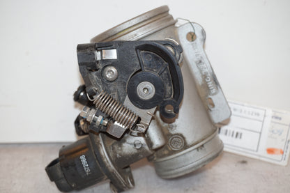 Vänster sida på Spjällhus från en BMW R 1200 GSA -2008 motorcykel.