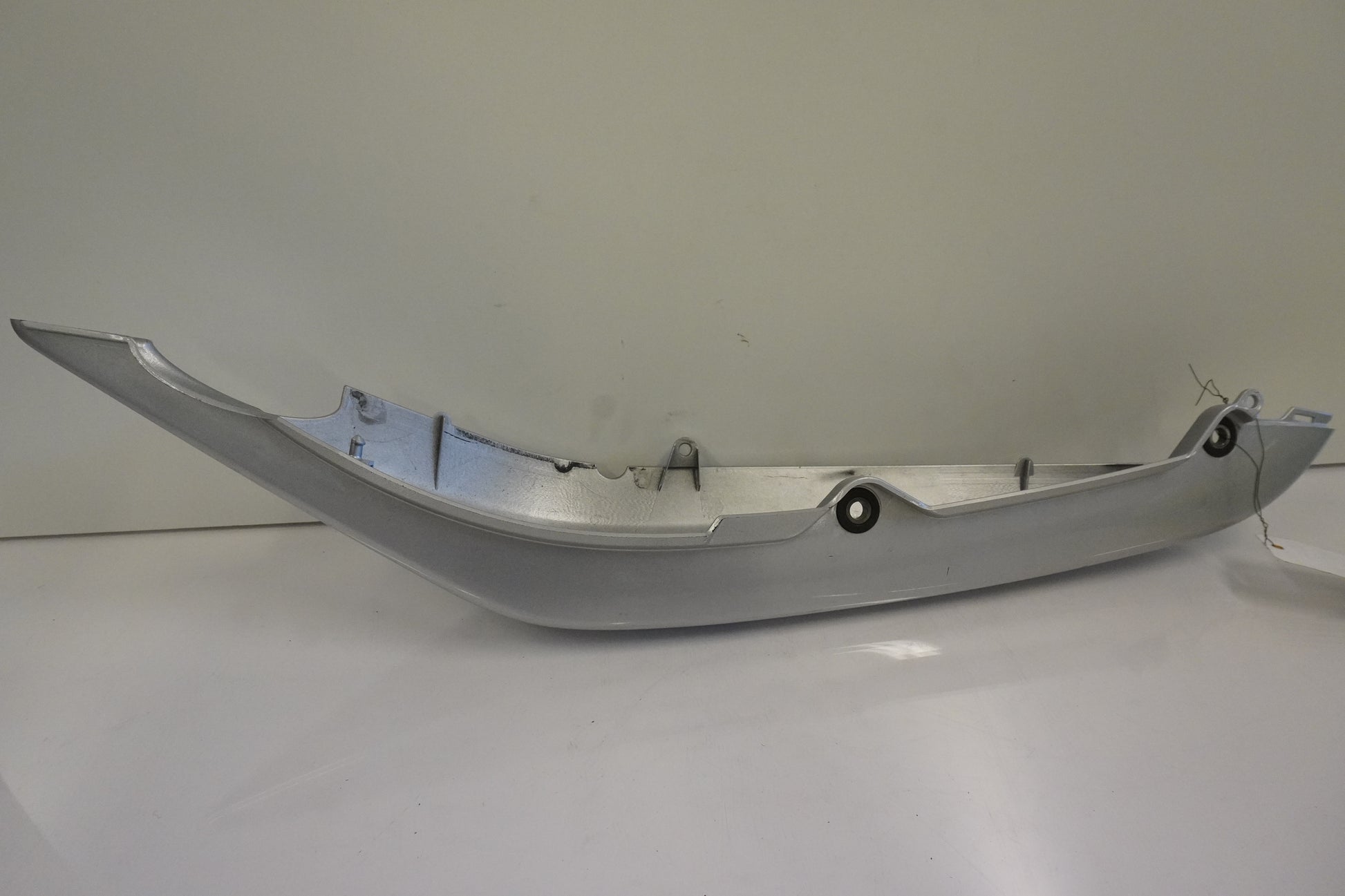 Höger sida på Bakvinge från en Kawasaki ER-6F -2006 motorcykel.