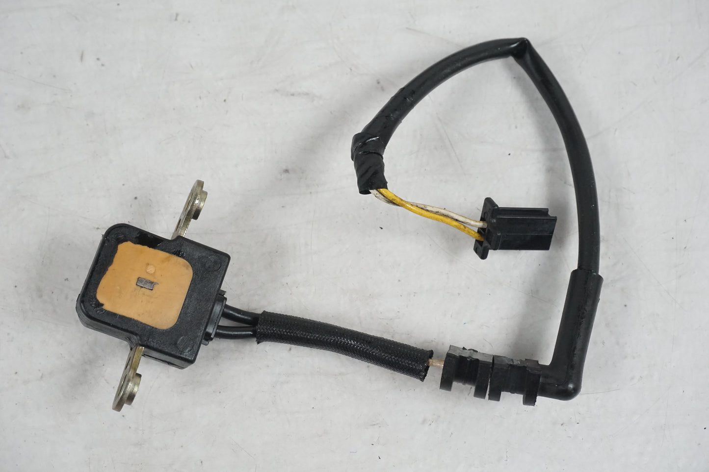 Vänster sida på Tändpickup från en Honda CBR 900 RR -1993 motorcykel.