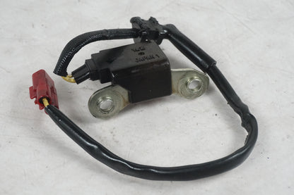 Höger sida på Tändpickup från en Honda CBR 1000 RR -2004 motorcykel.