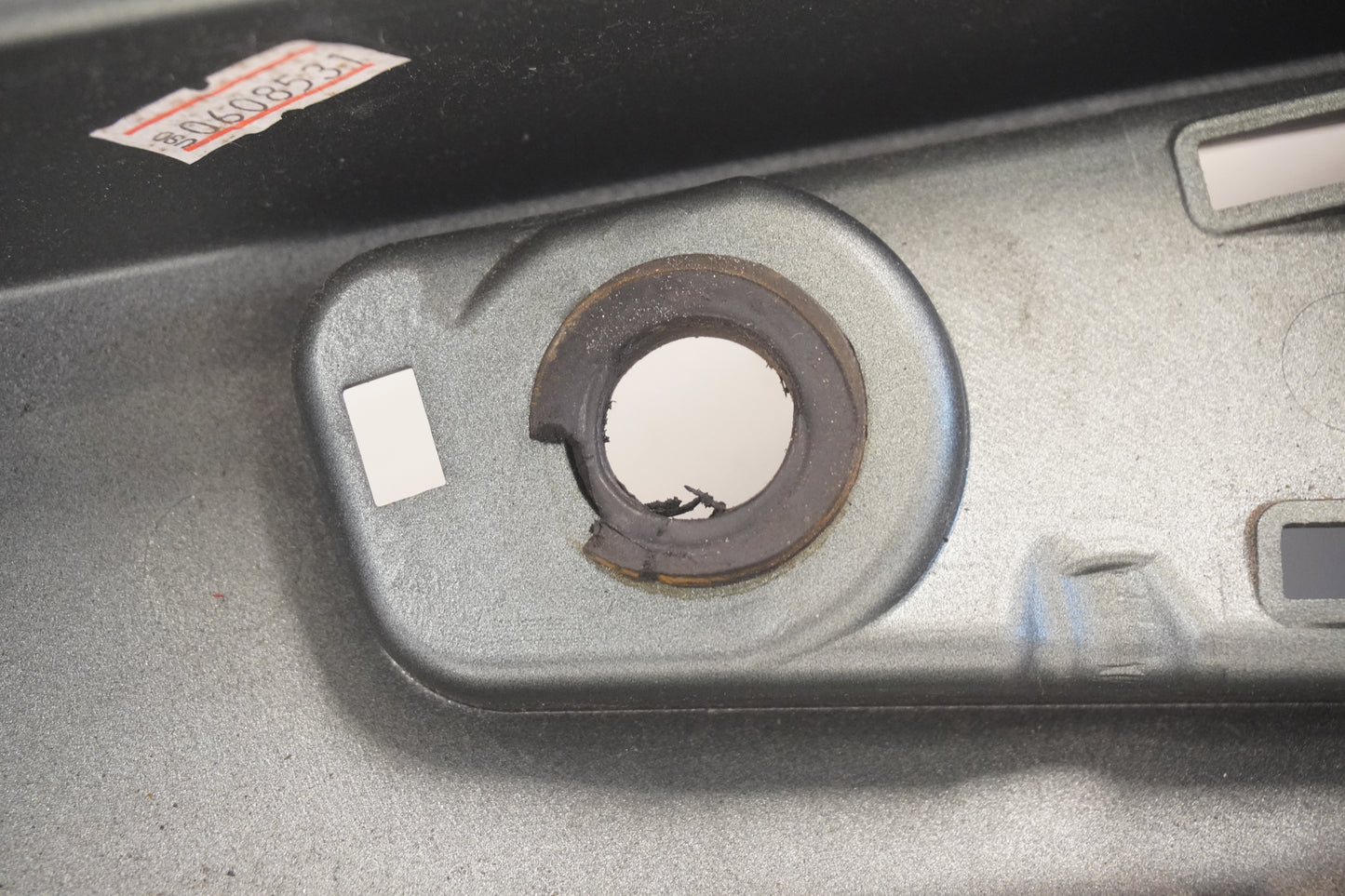 Vänster sida på Bakvinge från en Kawasaki ER-6N -2011 motorcykel.