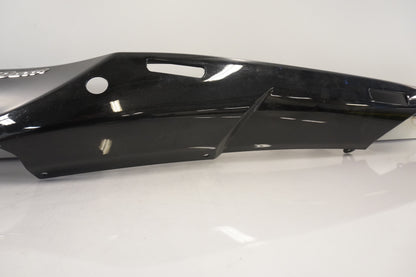 Baksidan på Bakvinge från en Kawasaki GTR 1400 -2008 motorcykel.