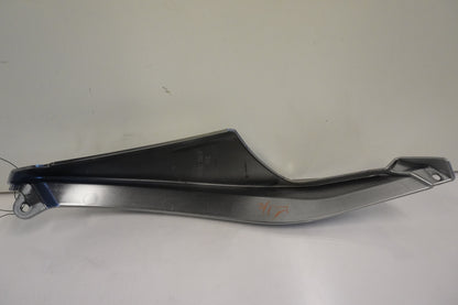 Höger sida på Bakvinge från en Kawasaki Versys 650 -2007 motorcykel.