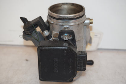 Höger sida på Spjällhus från en BMW R 1100 S -1999 motorcykel.