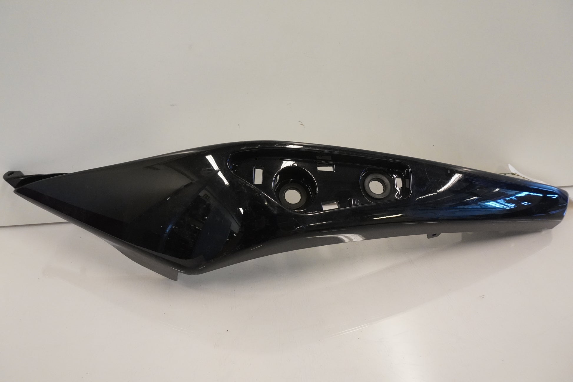 Framsidan på Bakvinge från en Kawasaki ER-6F -2006 motorcykel.