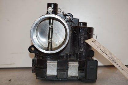 Höger sida på Spjällhus från en BMW R 1200 RS -2015 motorcykel.