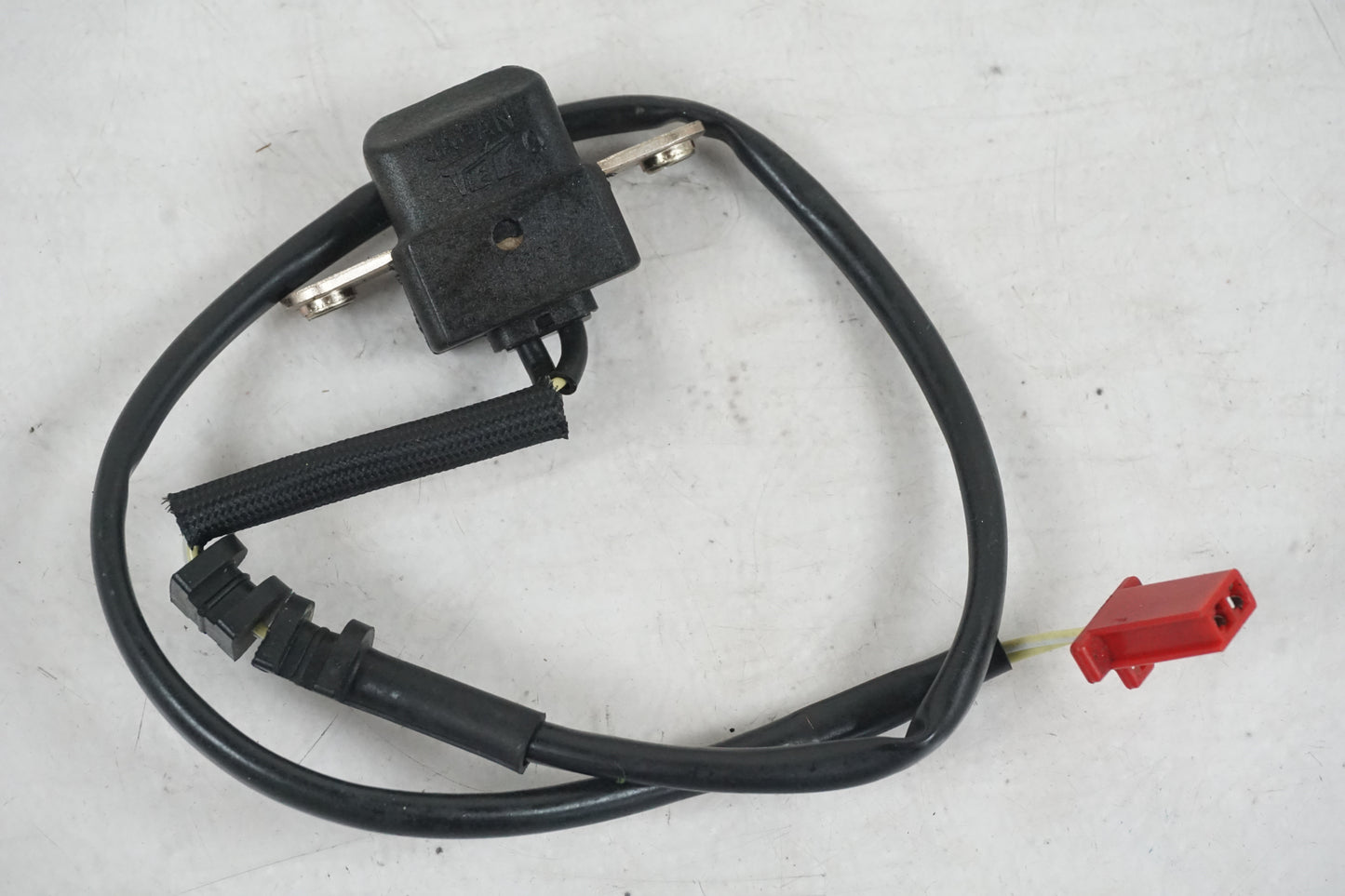 Framsidan på Tändpickup från en Honda CB 900 F Hornet -2002 motorcykel.