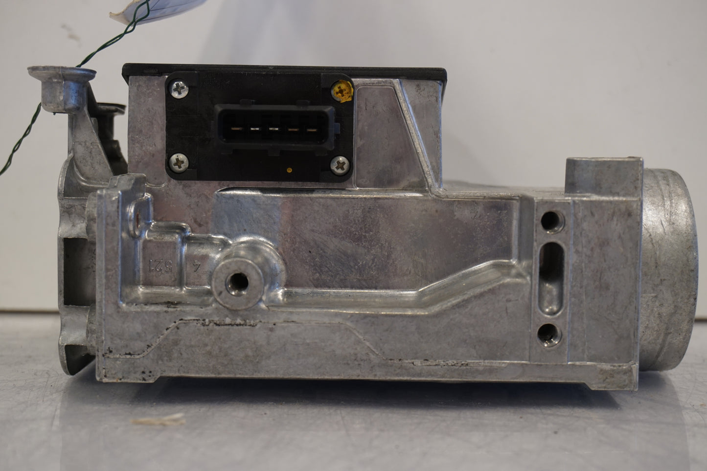 Vänster sida på Luftmassemätare från en BMW K 75 -1991 motorcykel.