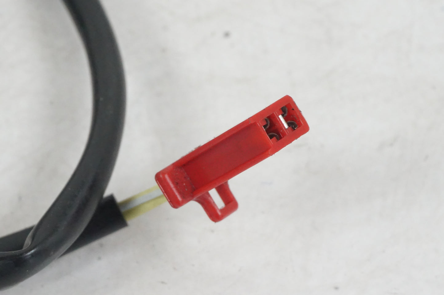 Höger sida på Tändpickup från en Honda CB 900 F Hornet -2002 motorcykel.