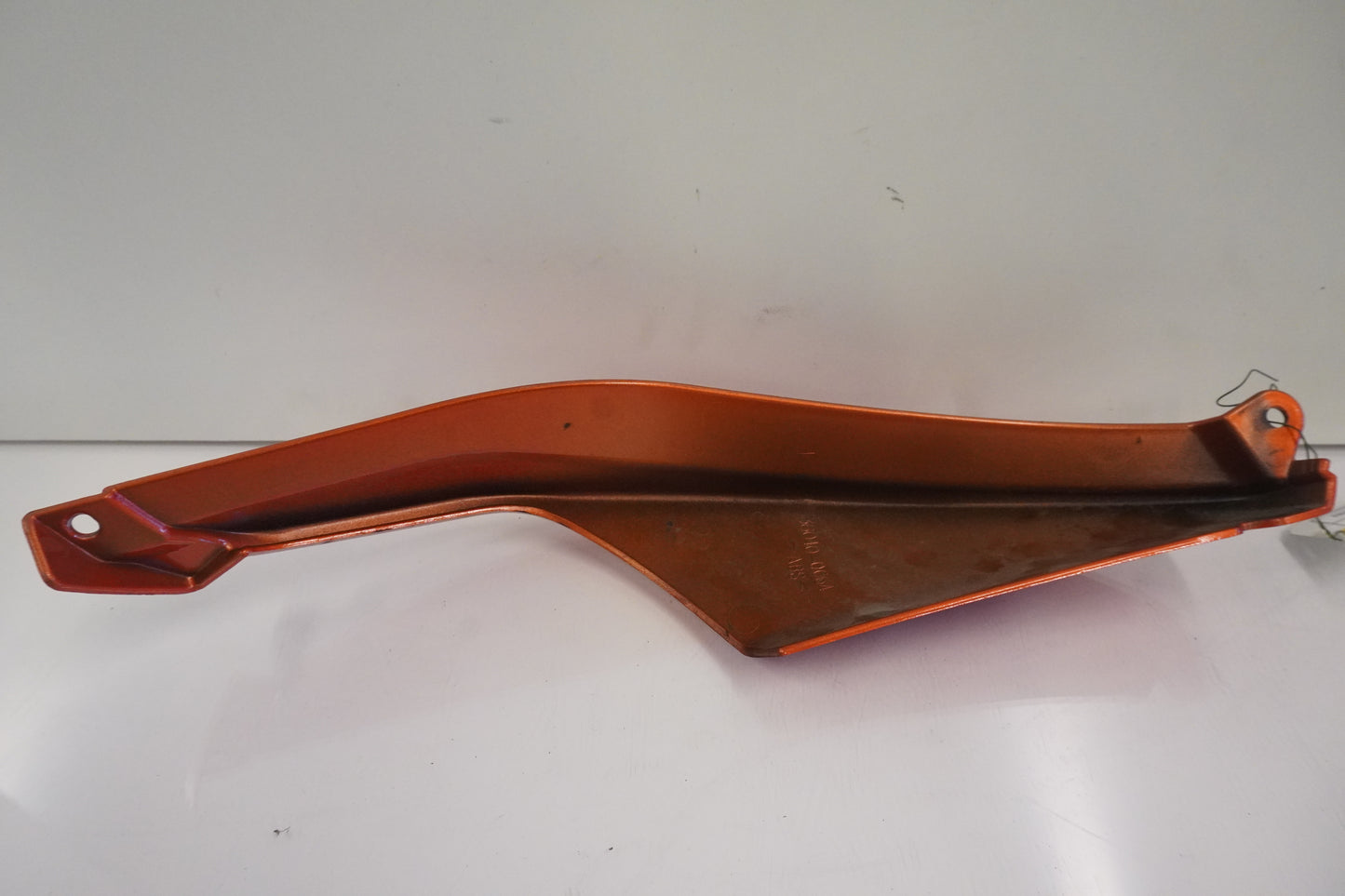 Höger sida på Bakvinge från en Kawasaki Versys 650 -2007 motorcykel.