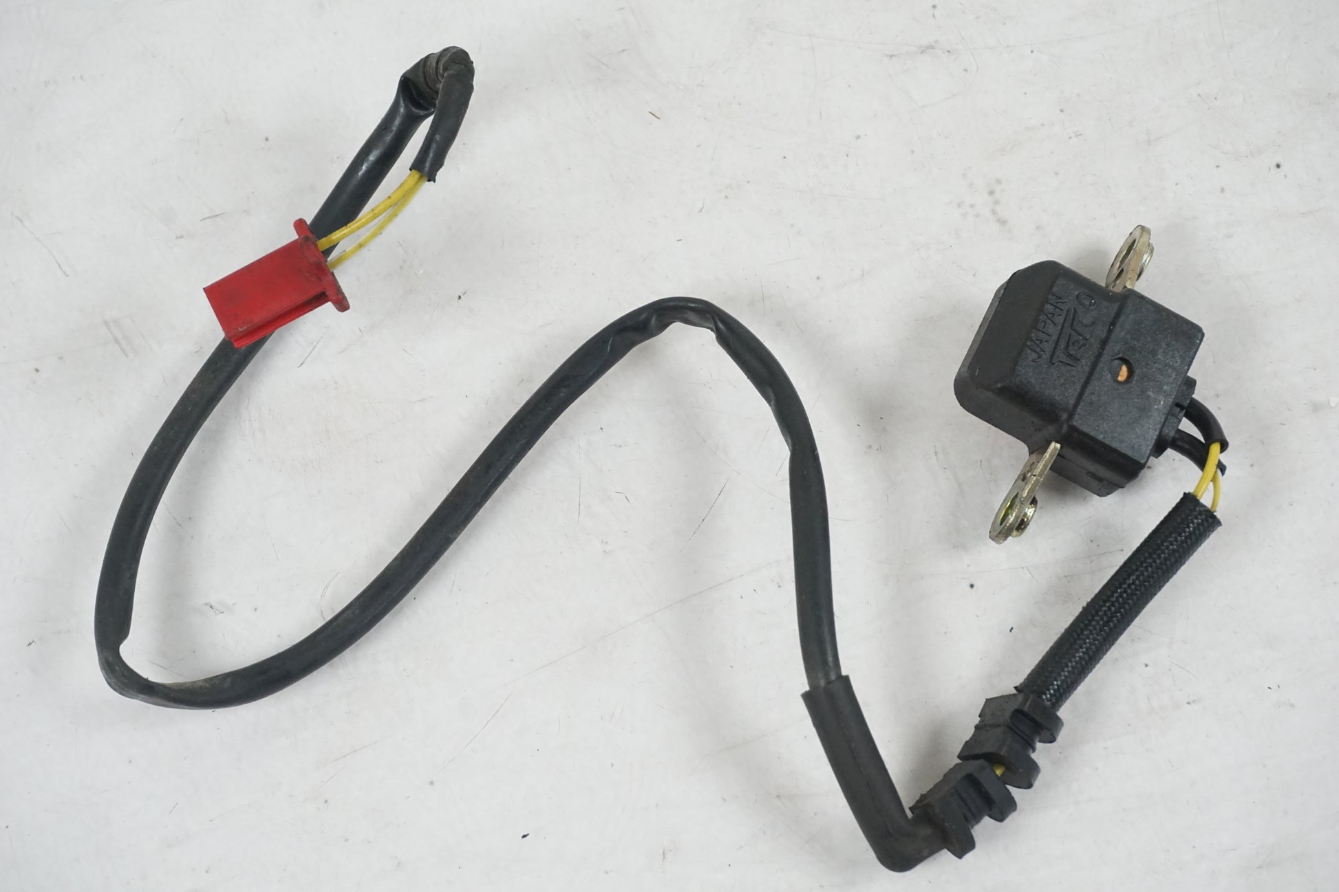 Framsidan på Tändpickup från en Honda CBR 1100 XX -1998 motorcykel.