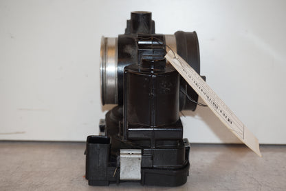 Vänster sida på Spjällhus från en BMW R 1200 RS -2015 motorcykel.