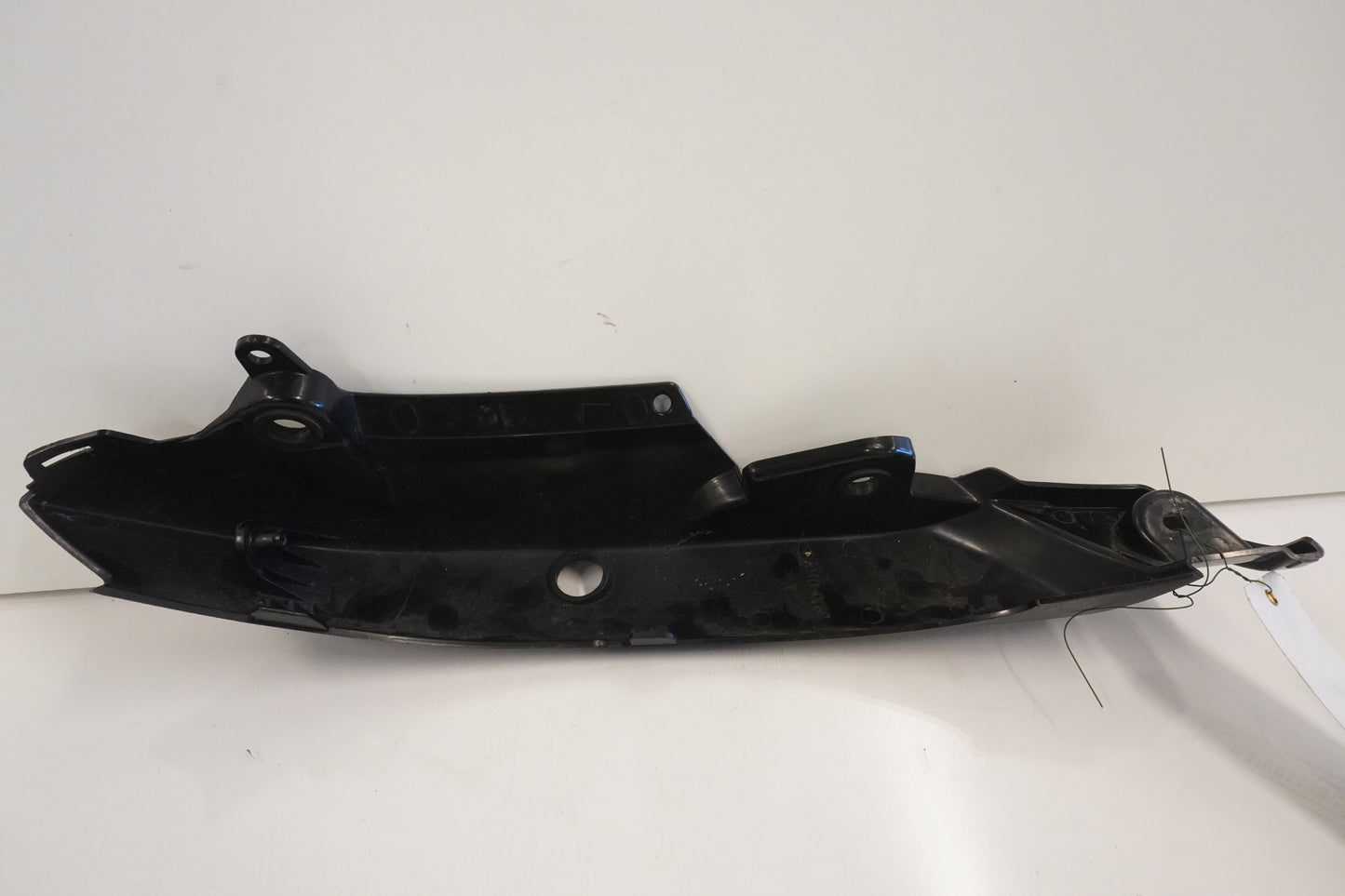 Baksidan på Bakvinge från en Kawasaki Versys 650 -2009 motorcykel.