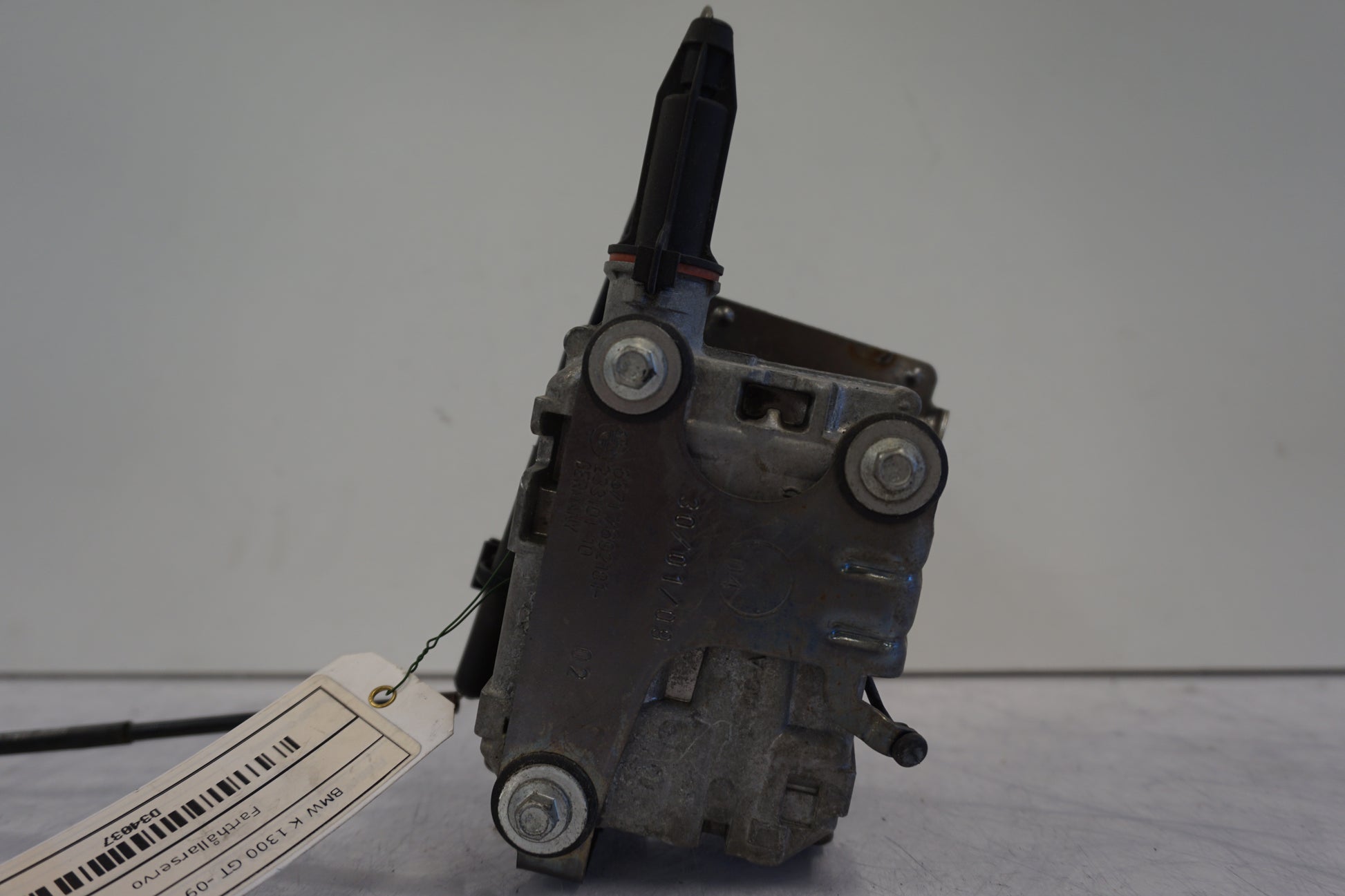 Extrabild1 på Farthållarservo från en BMW K 1300 GT -2009 motorcykel.