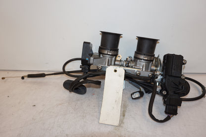 Framsidan på Spjällhus från en BMW R 1200 C -2002 motorcykel.