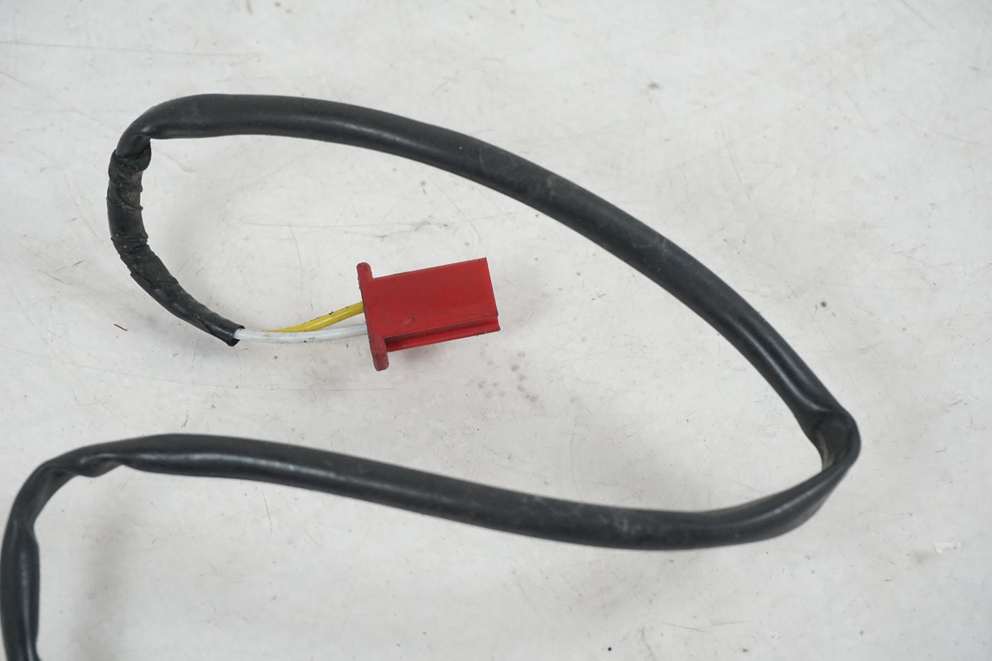 Snett nerifrån på Tändpickup från en Honda CBR 1100 XX -1998 motorcykel.