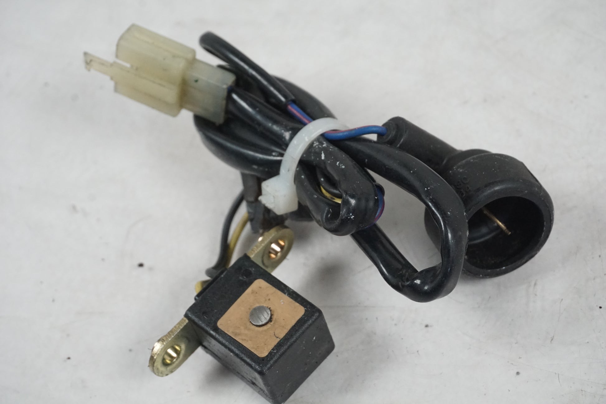 Höger sida på Tändpickup från en Kawasaki ZX-7R -1997 motorcykel.