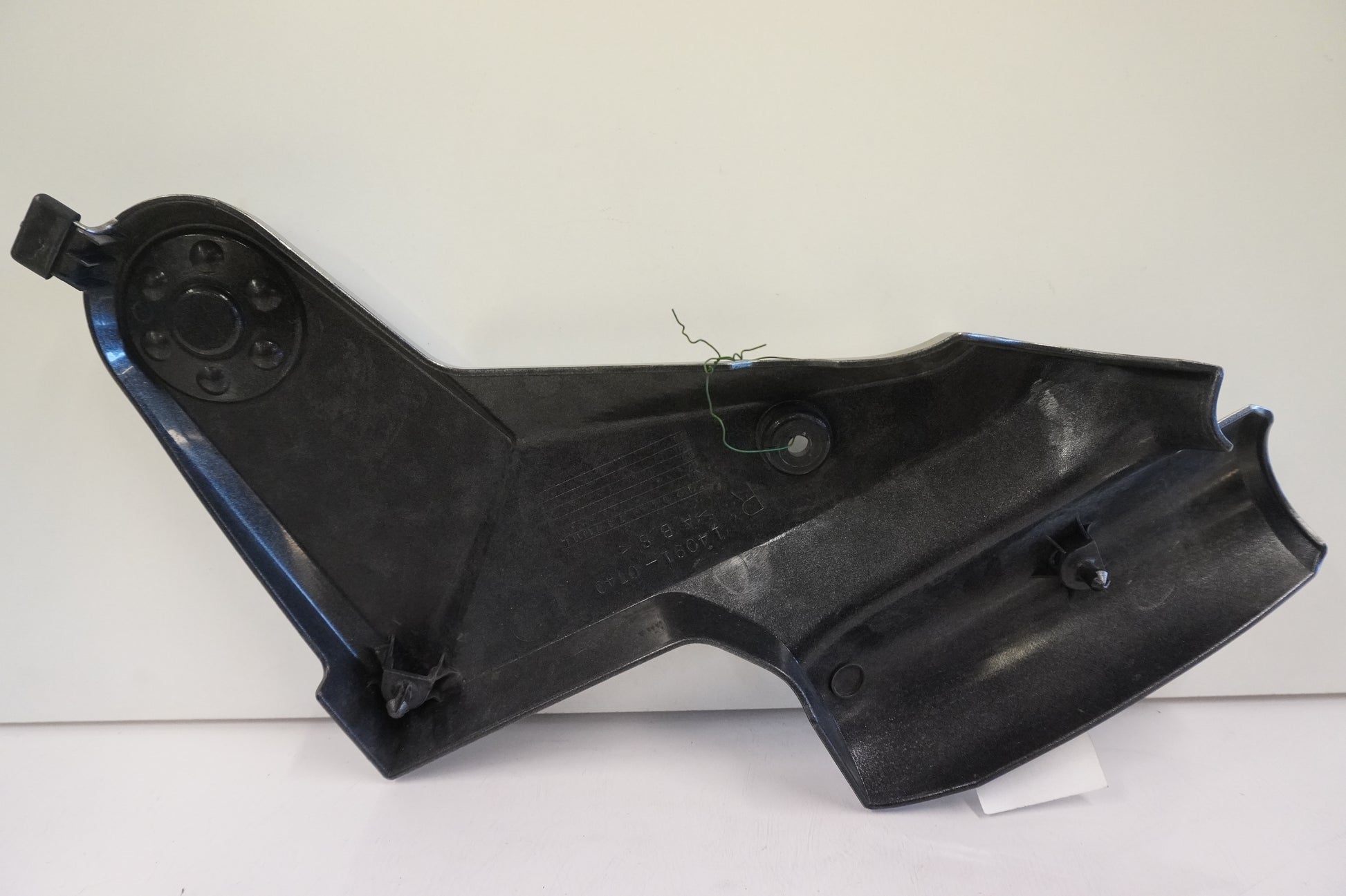 Baksidan på Ramplast från en Kawasaki Versys 650 -2007 motorcykel.