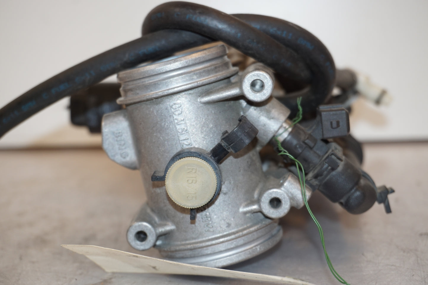 Extrabild1 på Spjällhus från en BMW K 1200 R Sport -2007 motorcykel.