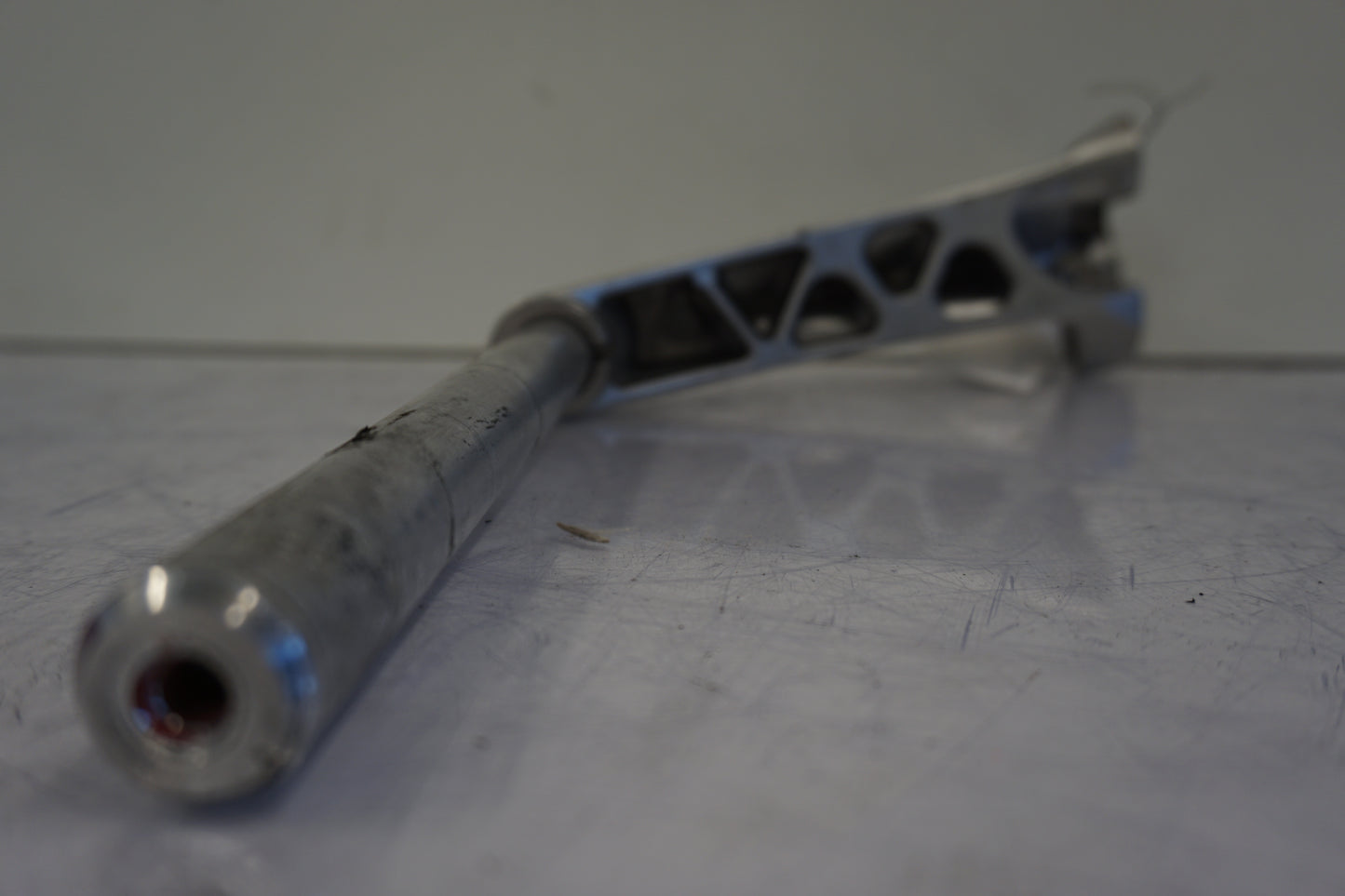 Vänster sida på Styre från en Kawasaki GTR 1400 -2008 motorcykel.