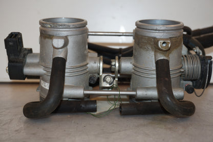 Höger sida på Spjällhus från en BMW F 800 GS -2009 motorcykel.