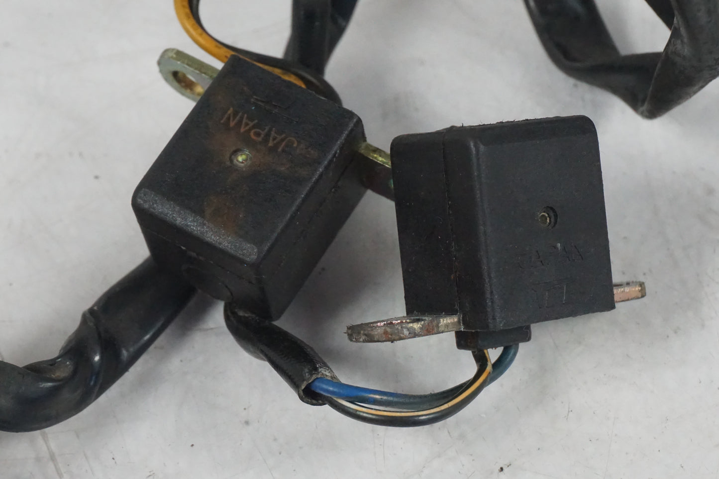 Vänster sida på Tändpickup från en Kawasaki GPX 750 R -1987 motorcykel.