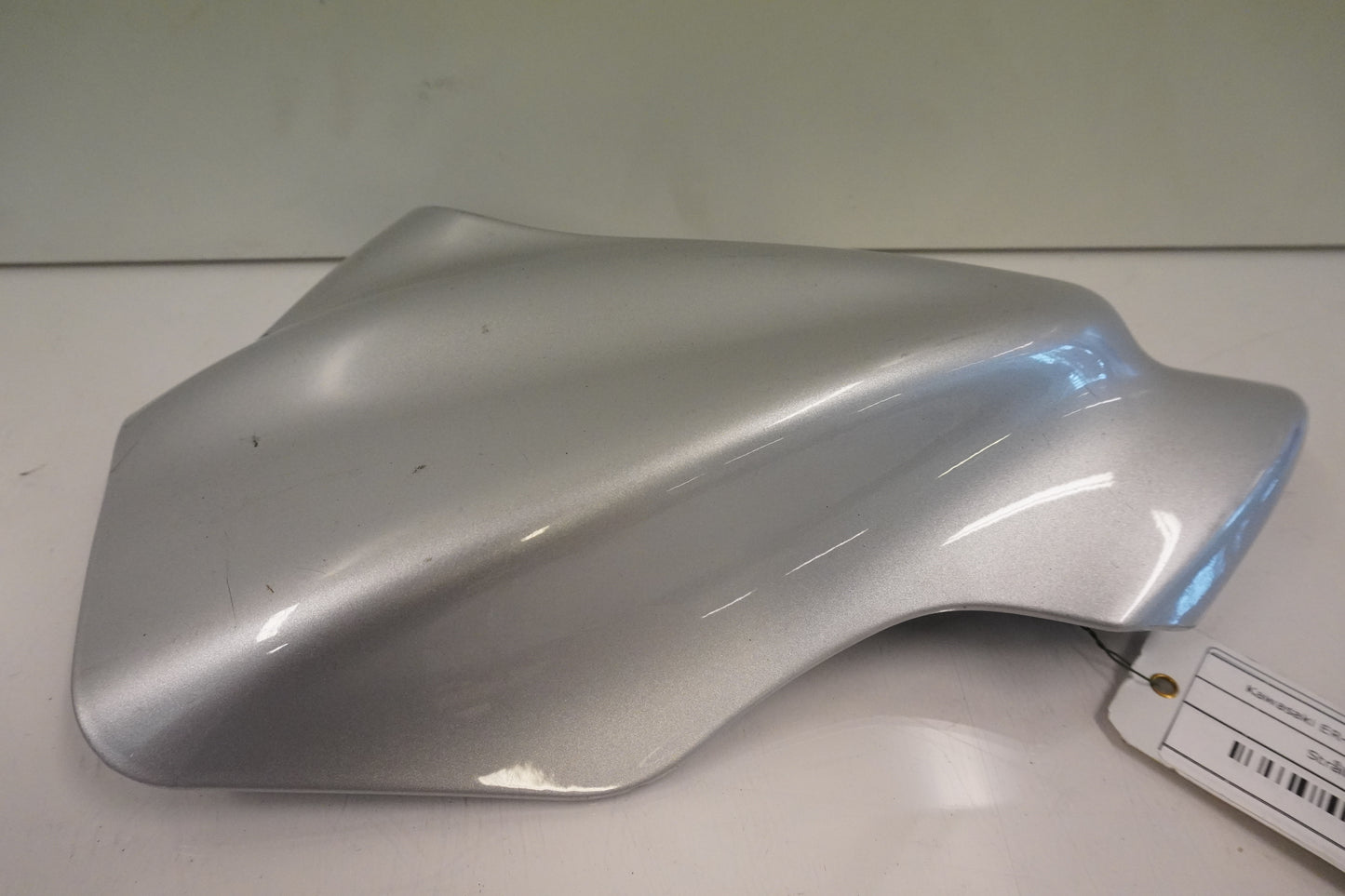 Framsidan på Strålkastarkåpa från en Kawasaki ER-6N -2007 motorcykel.