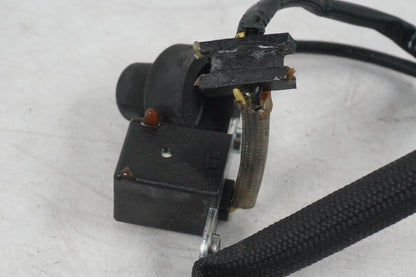 Höger sida på Tändpickup från en Kawasaki Versys 650 -2007 motorcykel.