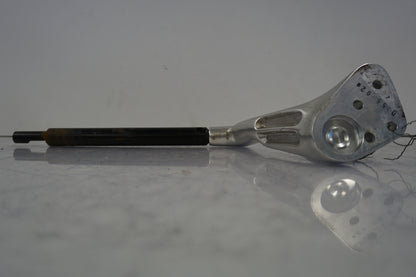 Snett uppifrån på Styre från en BMW R 1150 RT -2003 motorcykel.