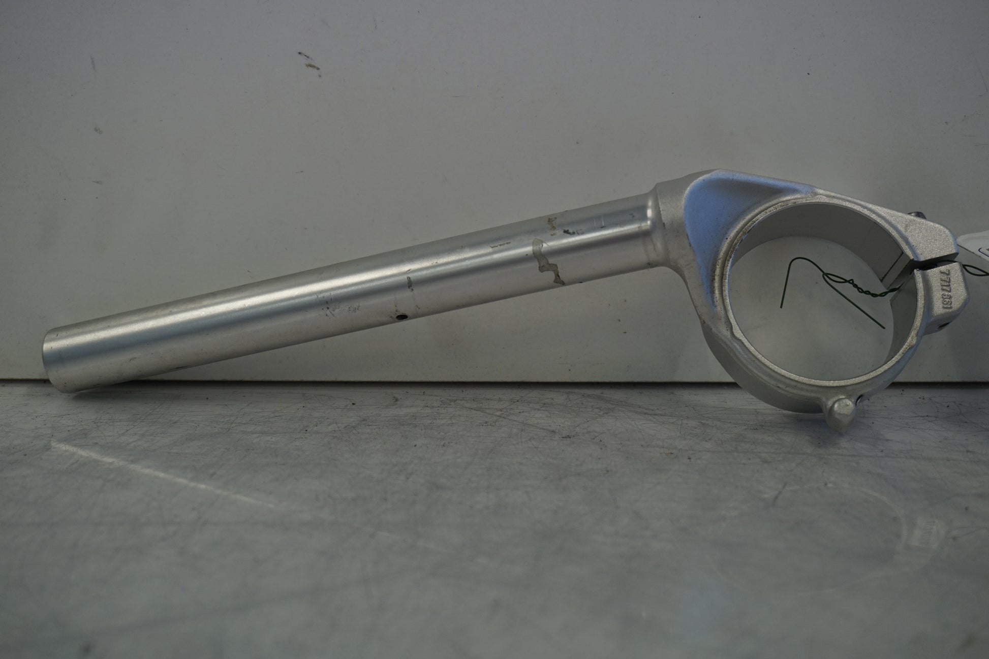 Framsidan på Styre från en BMW S 1000 RR -2011 motorcykel.