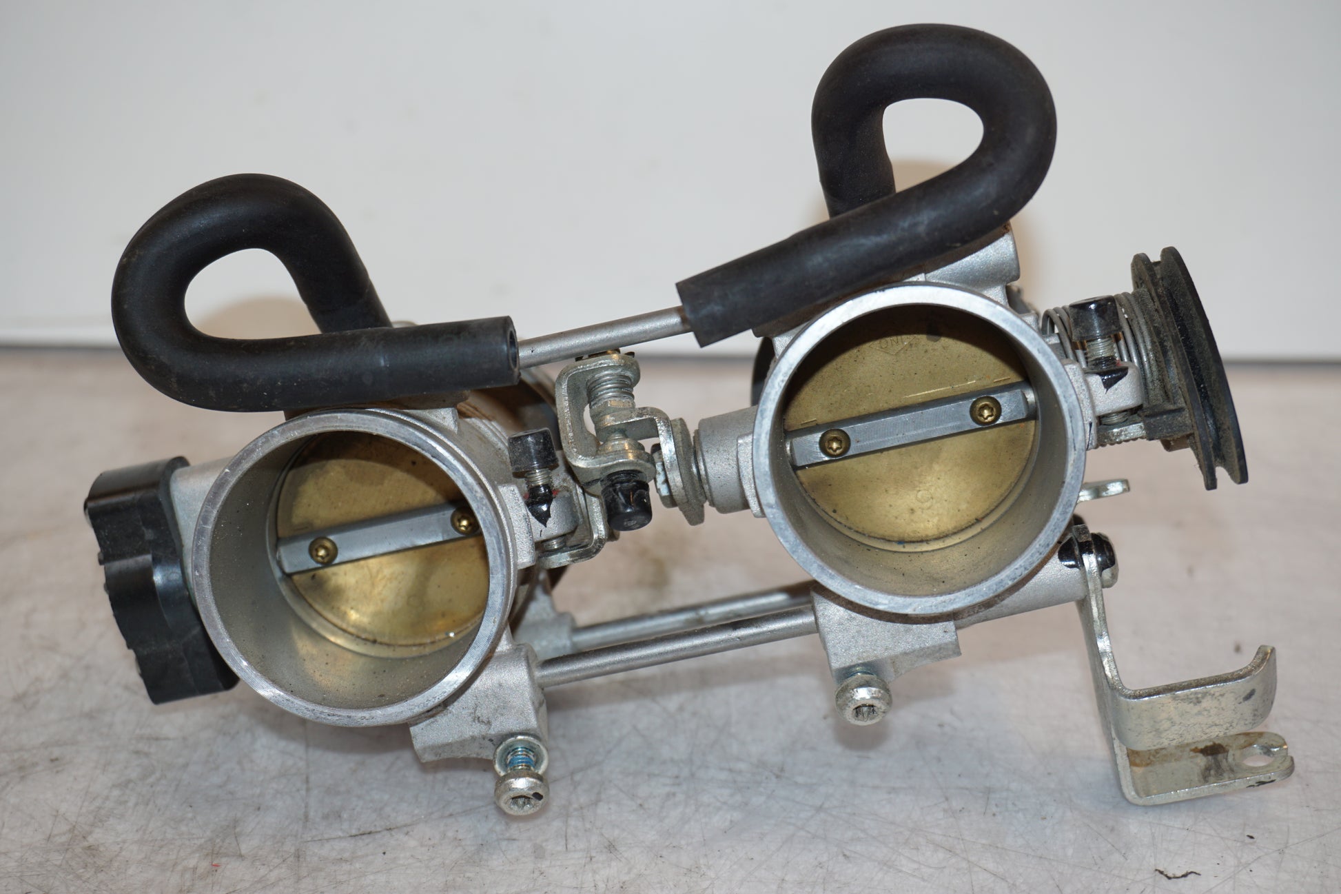 Extrabild4 på Spjällhus från en BMW F 800 GS -2011 motorcykel.