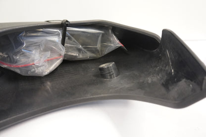 Vänster sida på Magkåpa från en Kawasaki Versys 650 -2007 motorcykel.