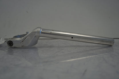 Vänster sida på Styre från en BMW S 1000 RR -2011 motorcykel.