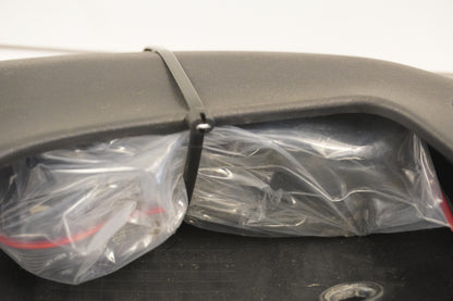 Snett uppifrån på Magkåpa från en Kawasaki Versys 650 -2007 motorcykel.