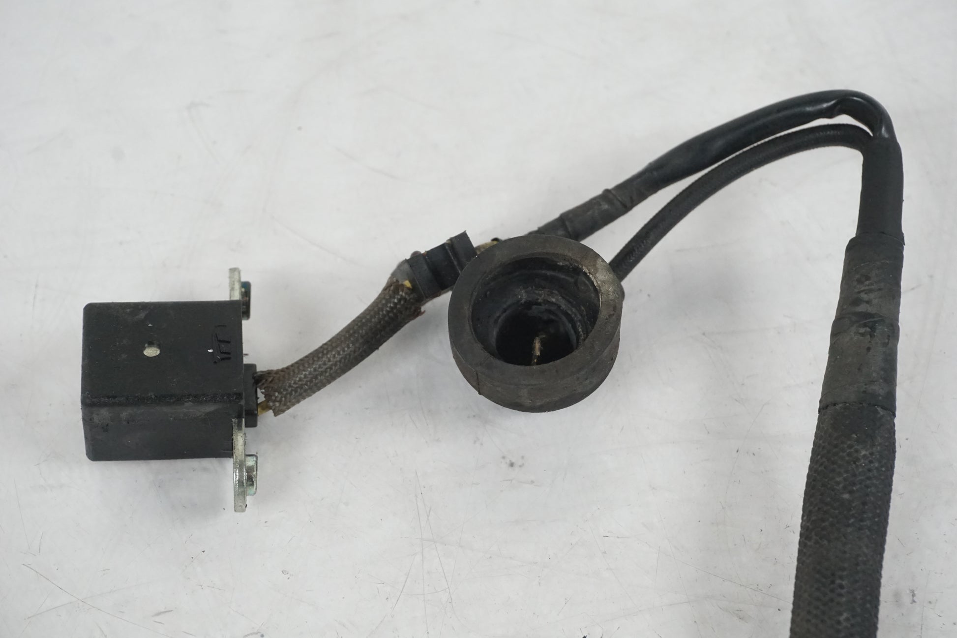 Snett uppifrån på Tändpickup från en Kawasaki ER-6N -2010 motorcykel.