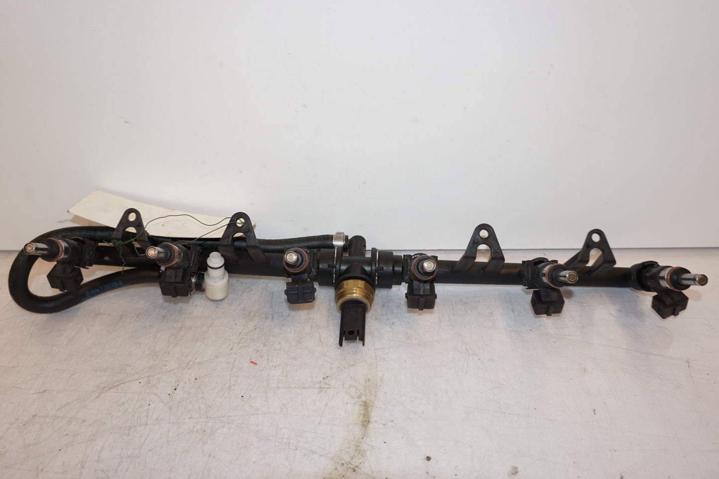 Framsidan på Fuel Rail från en BMW K 1600 -2018 motorcykel.