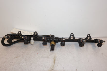 Framsidan på Fuel Rail från en BMW K 1600 -2018 motorcykel.