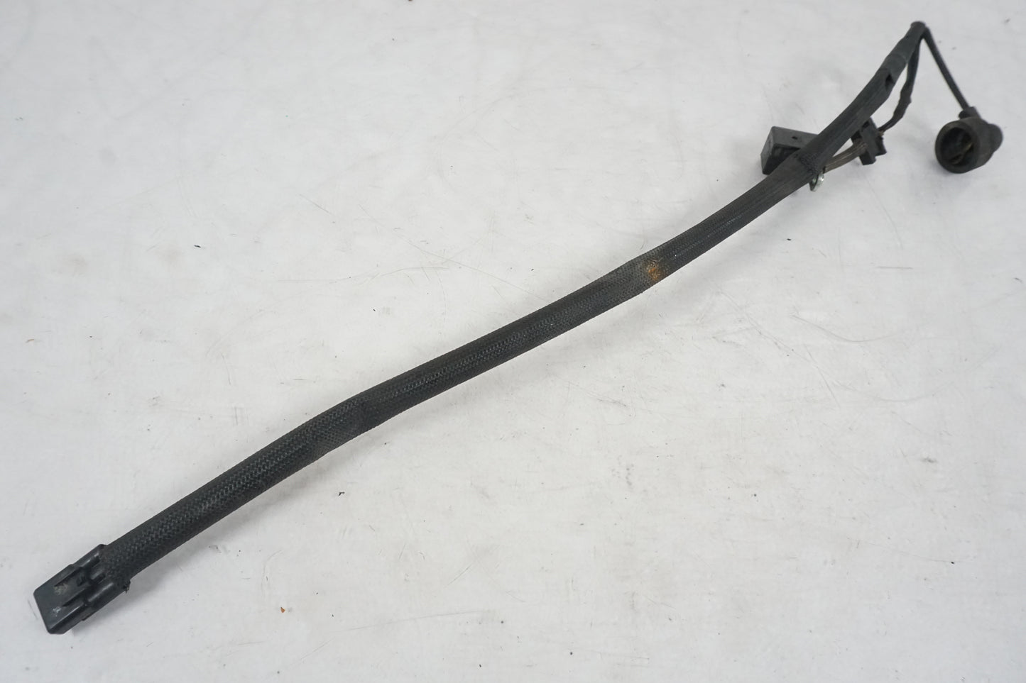 Snett nerifrån på Tändpickup från en Kawasaki ER-6N -2010 motorcykel.