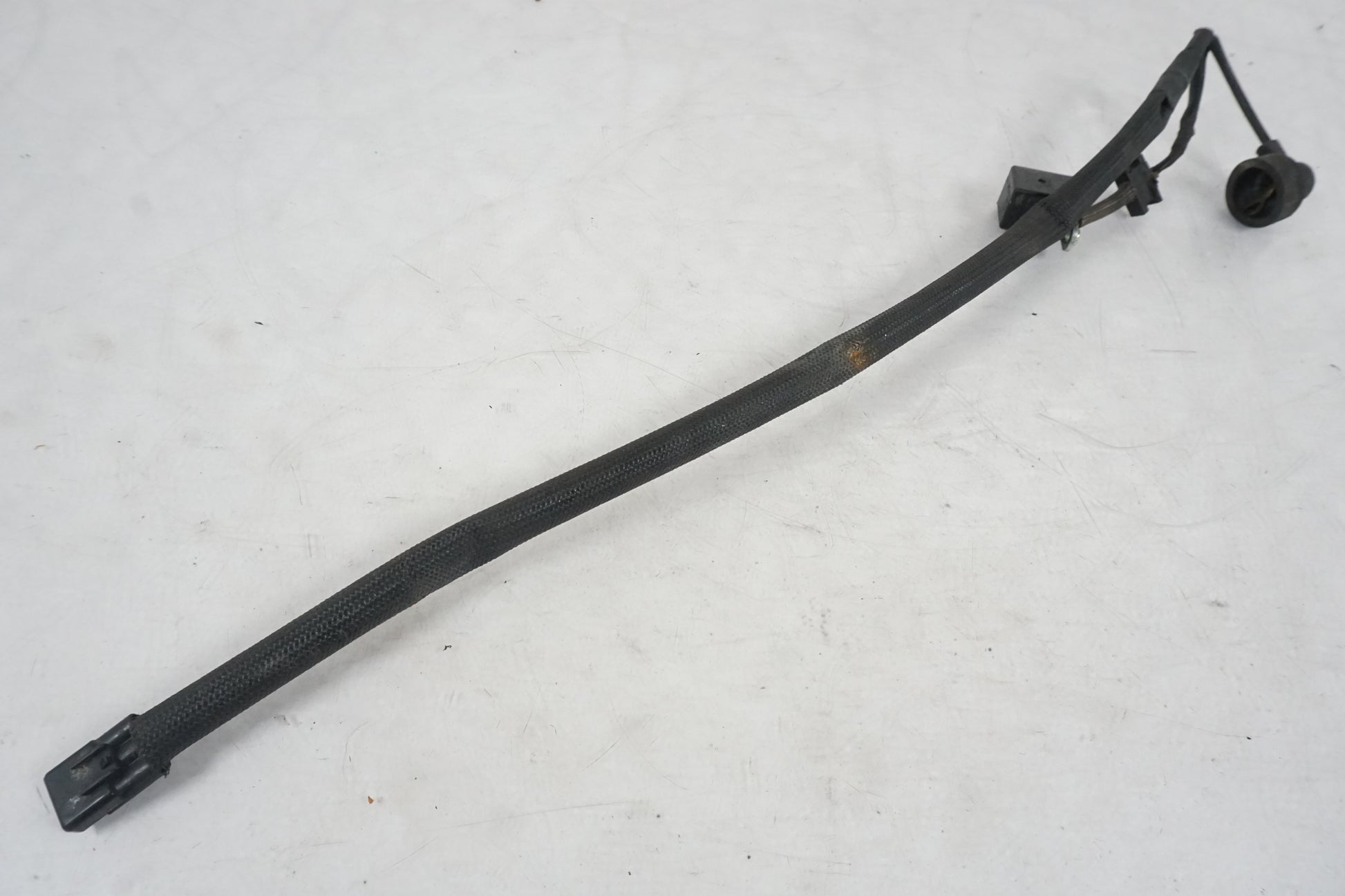 Snett nerifrån på Tändpickup från en Kawasaki ER-6N -2010 motorcykel.